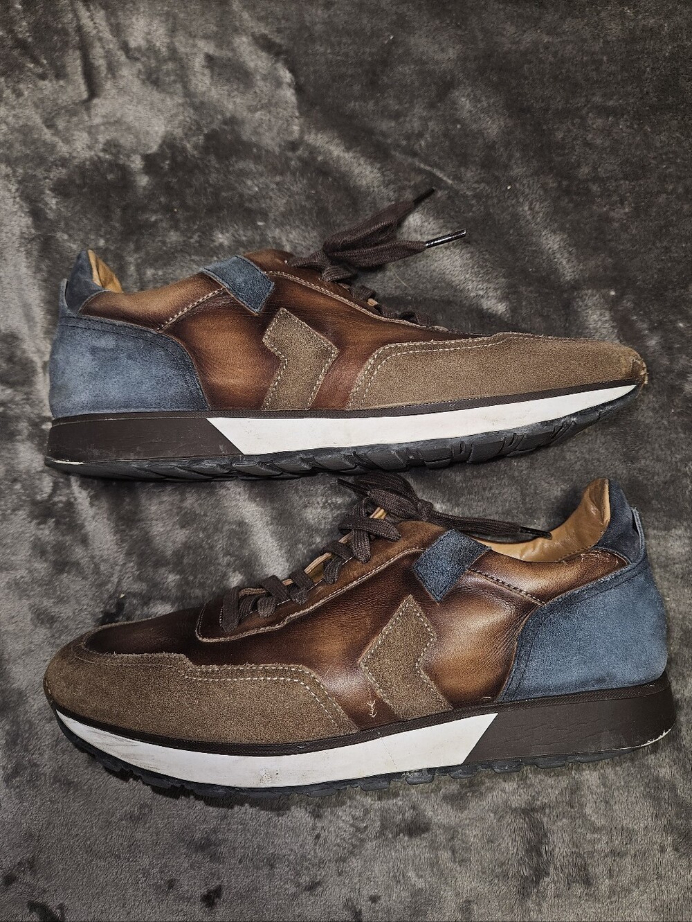 Magnanni Mens Aero Navy Brown Leather Retro Runner Sneakers US 9.5 Quiet Luxury